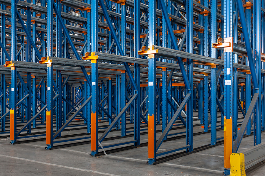 Samordnade uppgraderingar av lagerstödsutrustning för att förbättra den övergripande logistikeffektiviteten