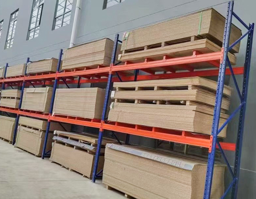 Kraftiga ställningar (~800 kg/lager)